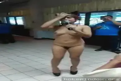 ABG Banjarmasin Nyanyi Bugil Sambil Colmek Becek Live